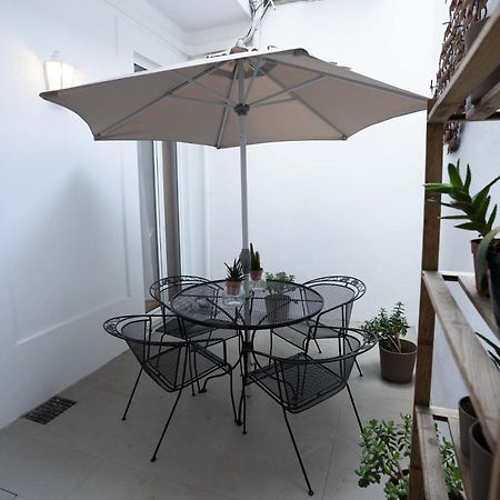 Downtown Porto Relaxed Apartment With Private Yard Buitenkant foto