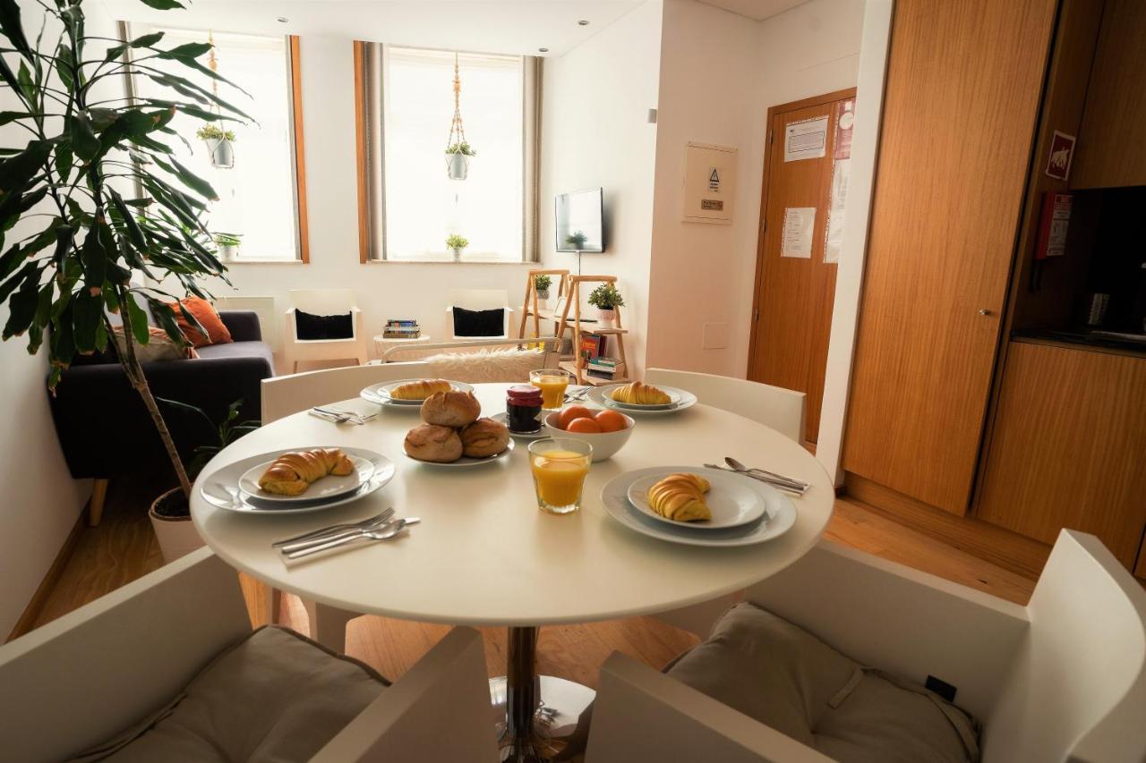 Downtown Porto Relaxed Apartment With Private Yard Buitenkant foto