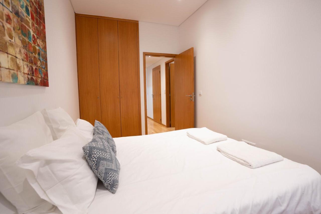Downtown Porto Relaxed Apartment With Private Yard Buitenkant foto